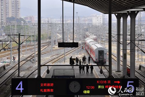 福建火车直通内蒙古　历时近43小时沿途停靠35站