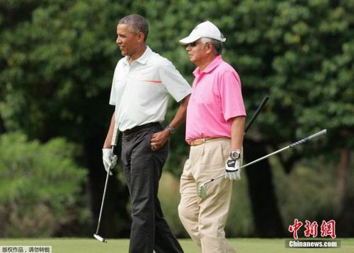 奥巴马夏威夷度假碰上大马总理 2人打高尔夫(图)