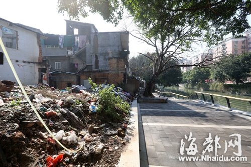 晋安河公园清走垃圾30车　设置围挡防止有人偷倒
