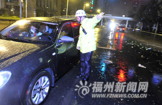昨福州停水断电道路积水　各部门全力以赴排险情
