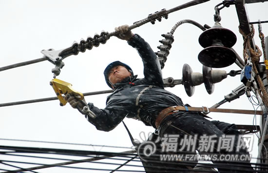 昨福州停水断电道路积水　各部门全力以赴排险情