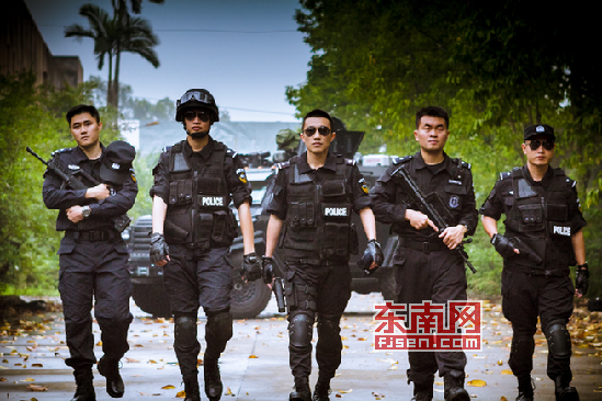漳州特警版《太阳的后裔》走红　浪漫逼退宋仲基
