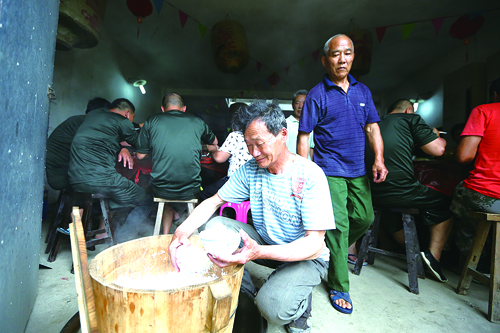 【网络中国节·端午】南通上洲村“龙舟出水闸”