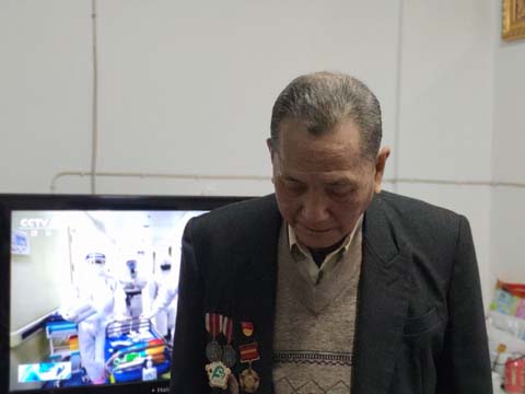 默哀 为那些留在寒冬里的人