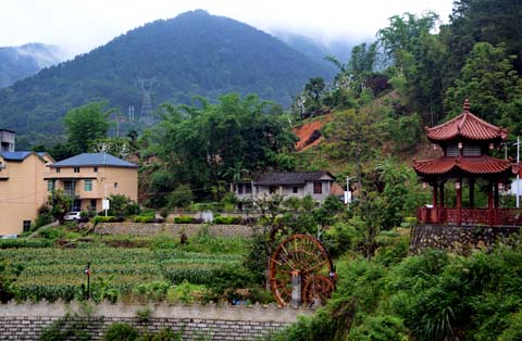 大目溪村：一个金盆藏玉带的美丽乡村！