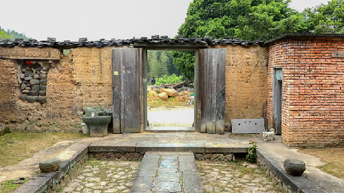 主播带你红色游丨走进大湖坂头郑其土祖厝，追忆那段烽火岁月
