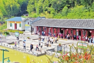 首邑福瓜香满城　避暑胜地赞不停