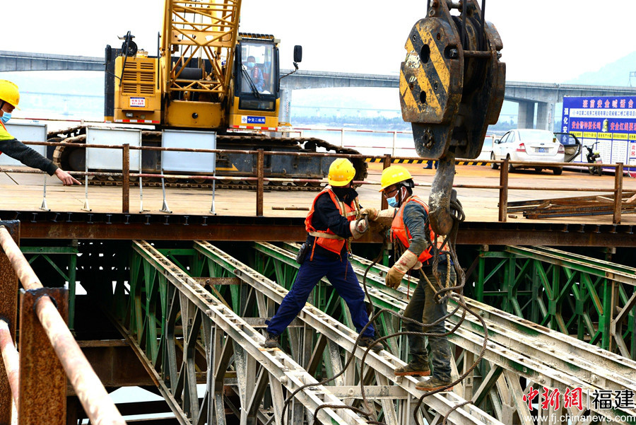 福建闽侯民生工程陆续复工 “抗疫”下全力以赴赶工期