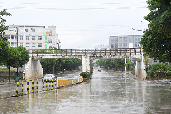 风雨同舟  全力以“复”