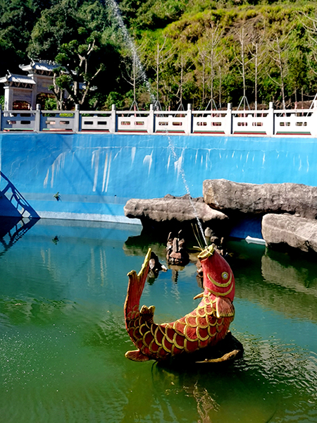 五虎山麓盘古庙  吟翠山楼圣贤居