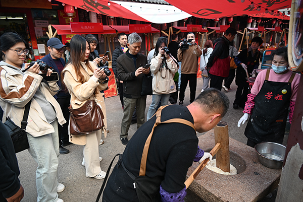  线下培训沙龙暨采风活动举行