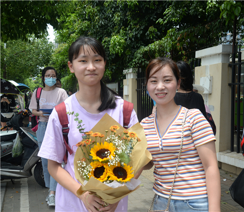 中考落幕 学子扬帆起航