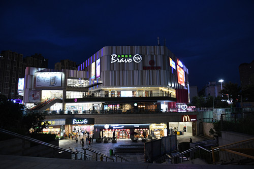 闽侯打造四大夜色经济街区 点亮市民夜生活