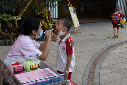 直击:我县中小学开学第一天