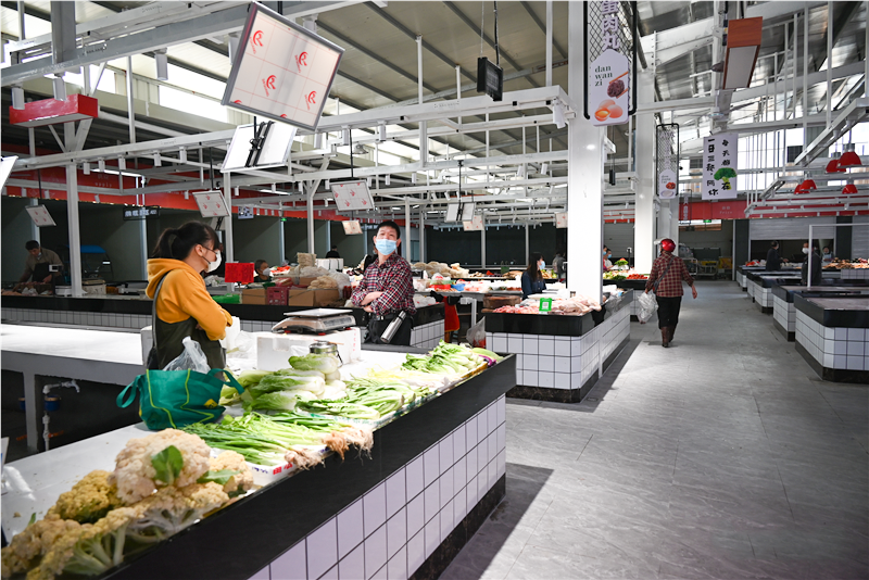在福州闽侯南通这个菜场买菜，就像逛超市！