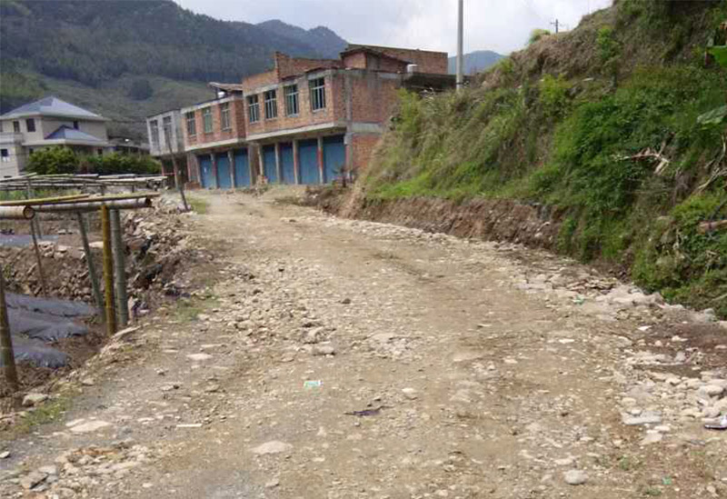 6.▲（115县道至双溪村公路，完成路坯建设，即将铺设路面•大湖乡提供）.jpg