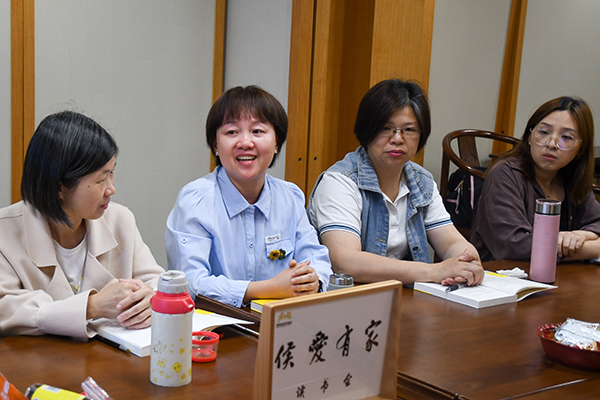 “悦”读伴成长  书香润万家 ——闽侯打造家庭教育指导体系品牌“侯爱有家”读书会