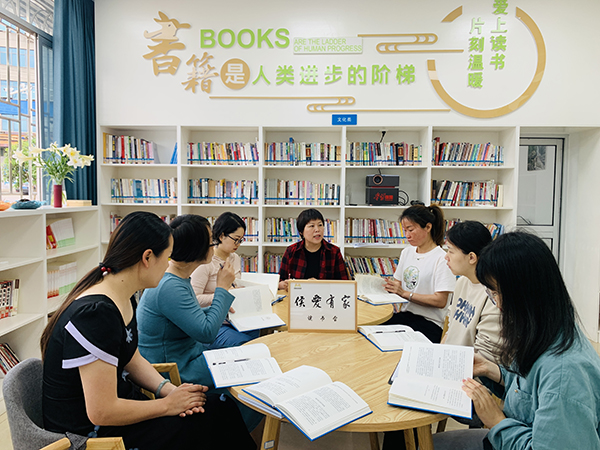 “悦”读伴成长  书香润万家 ——闽侯打造家庭教育指导体系品牌“侯爱有家”读书会