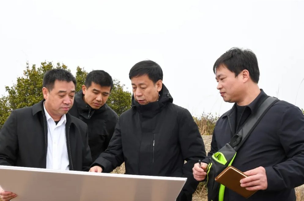 县委书记赴五虎山国家森林公园调研