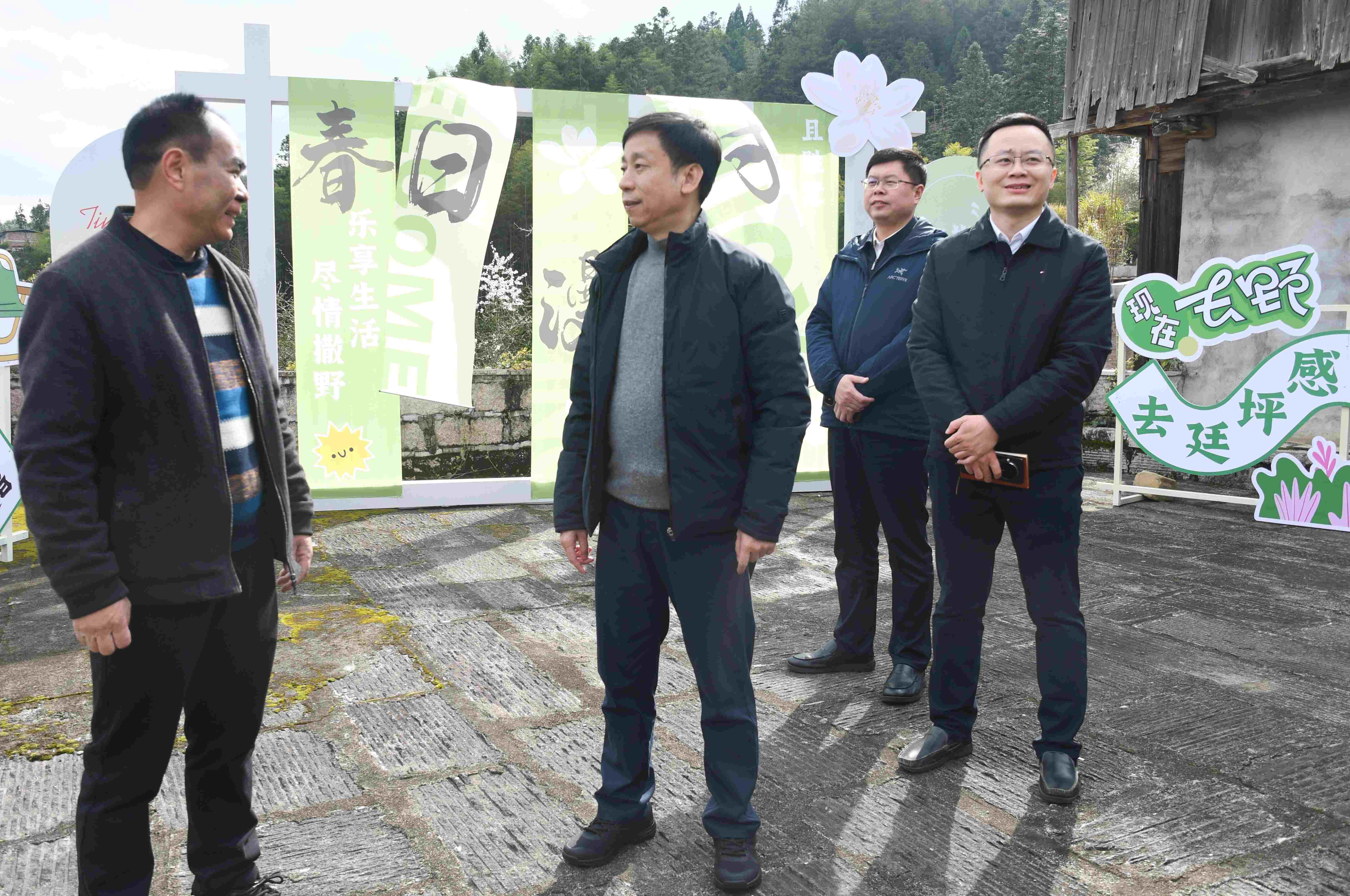 县委书记赴廷坪调研乡村振兴和“暖心党建”工作