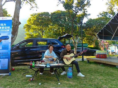 荒地变身露营地，富了村民美了村